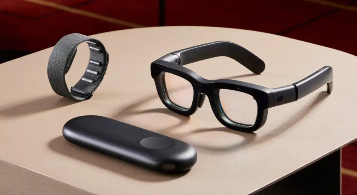 Meta首款带屏智能眼镜定档800美元,低价策略意在抢占先机